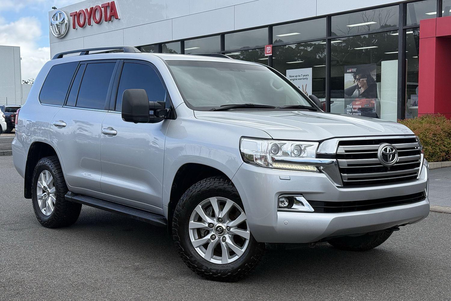 2021 Toyota Landcruiser 200 VX in Silver