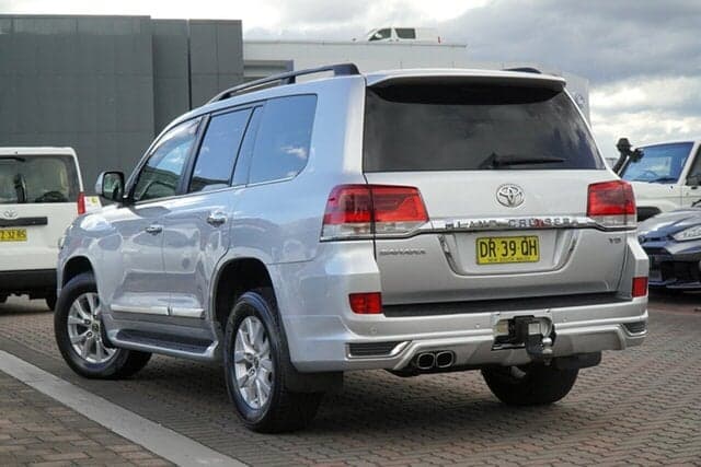 2015 Toyota Landcruiser VX in Silver