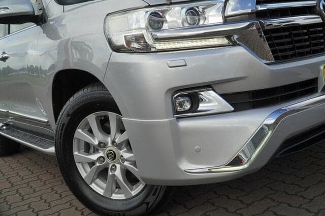 2015 Toyota Landcruiser VX in Silver