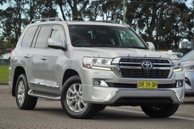 2015 Toyota Landcruiser VX in Silver