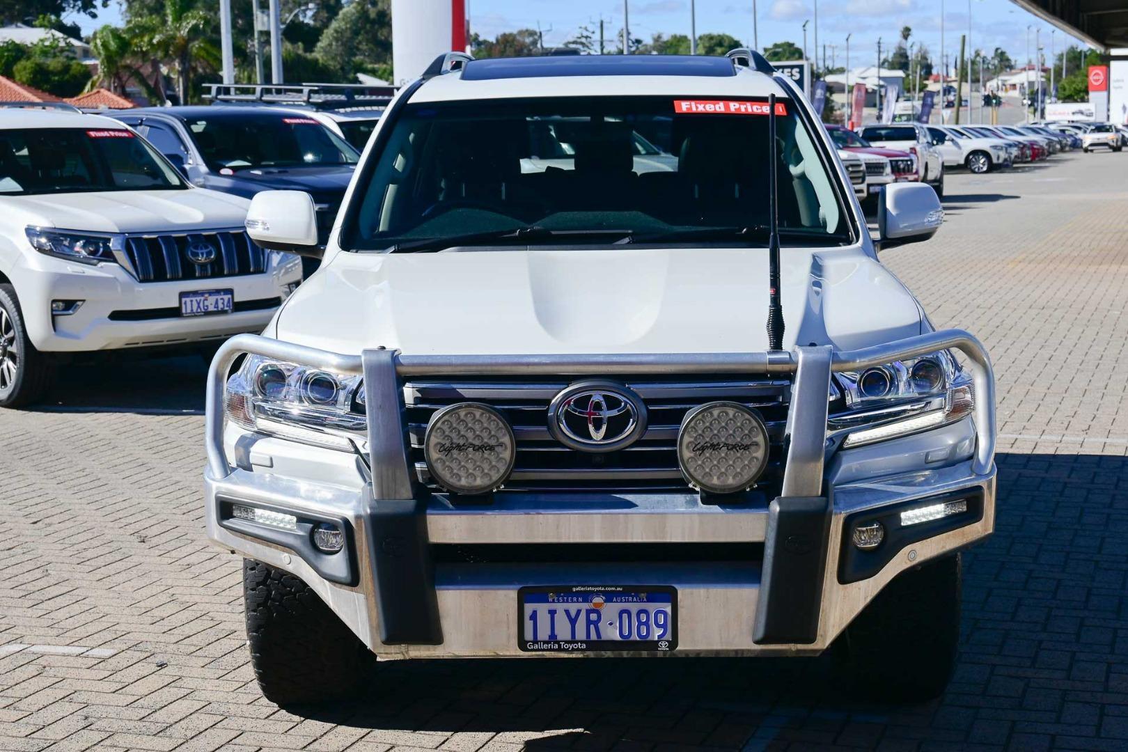 2020 Toyota Landcruiser VX in White