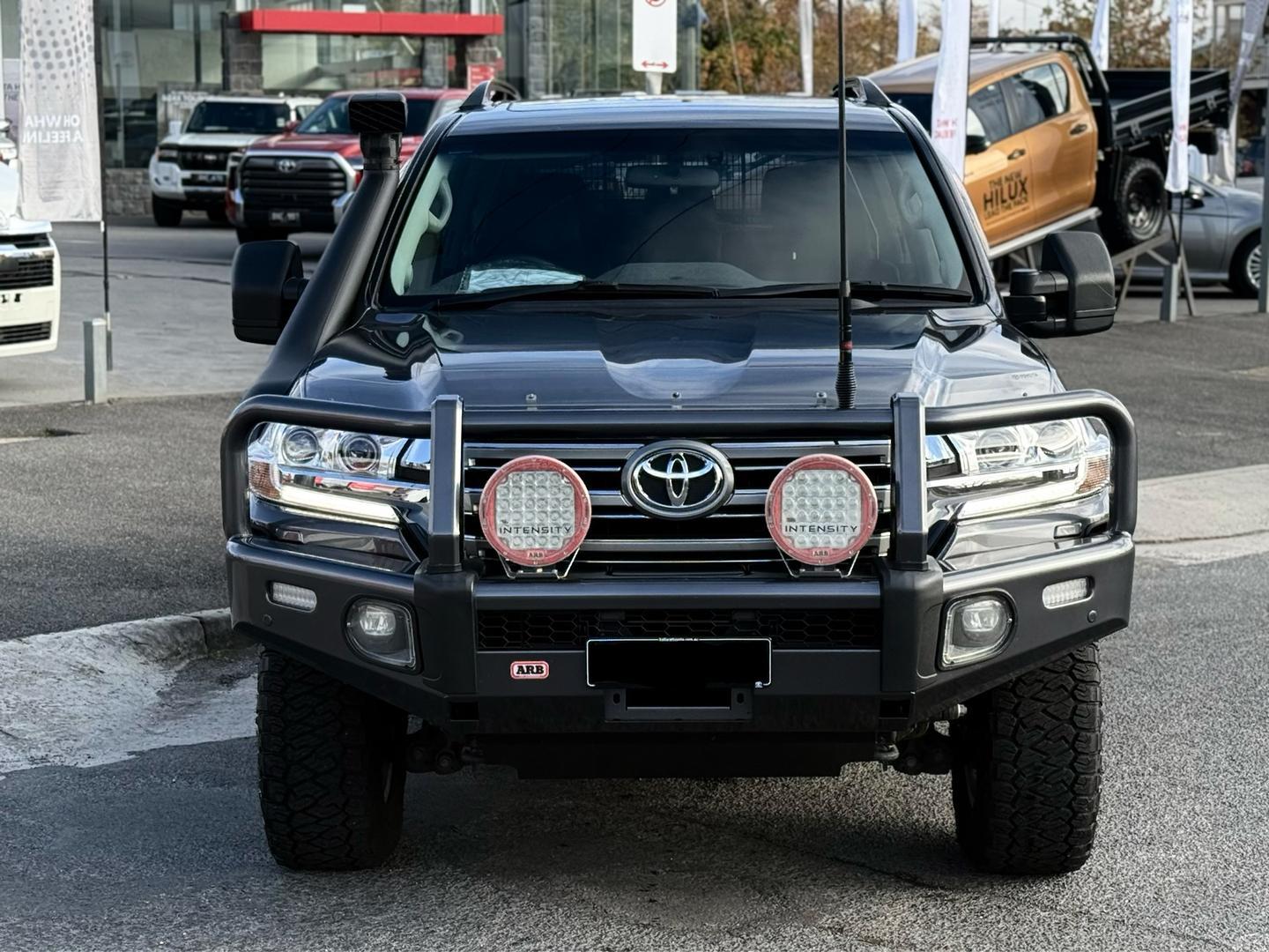 2018 Toyota Landcruiser 200 VX in Silver