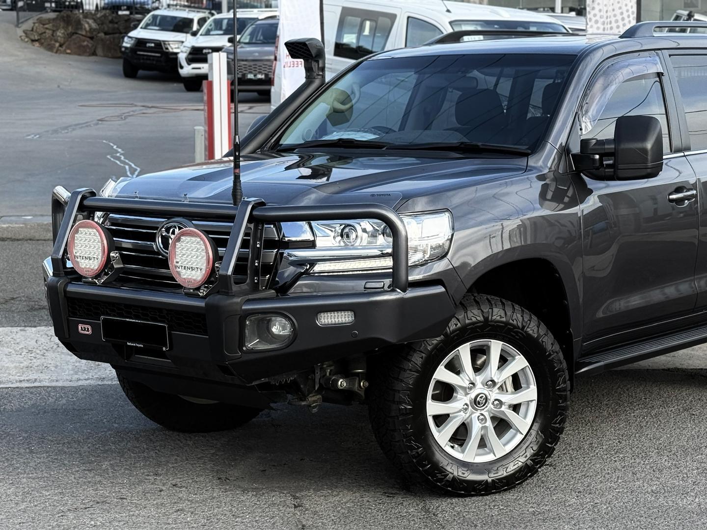 2018 Toyota Landcruiser 200 VX in Silver