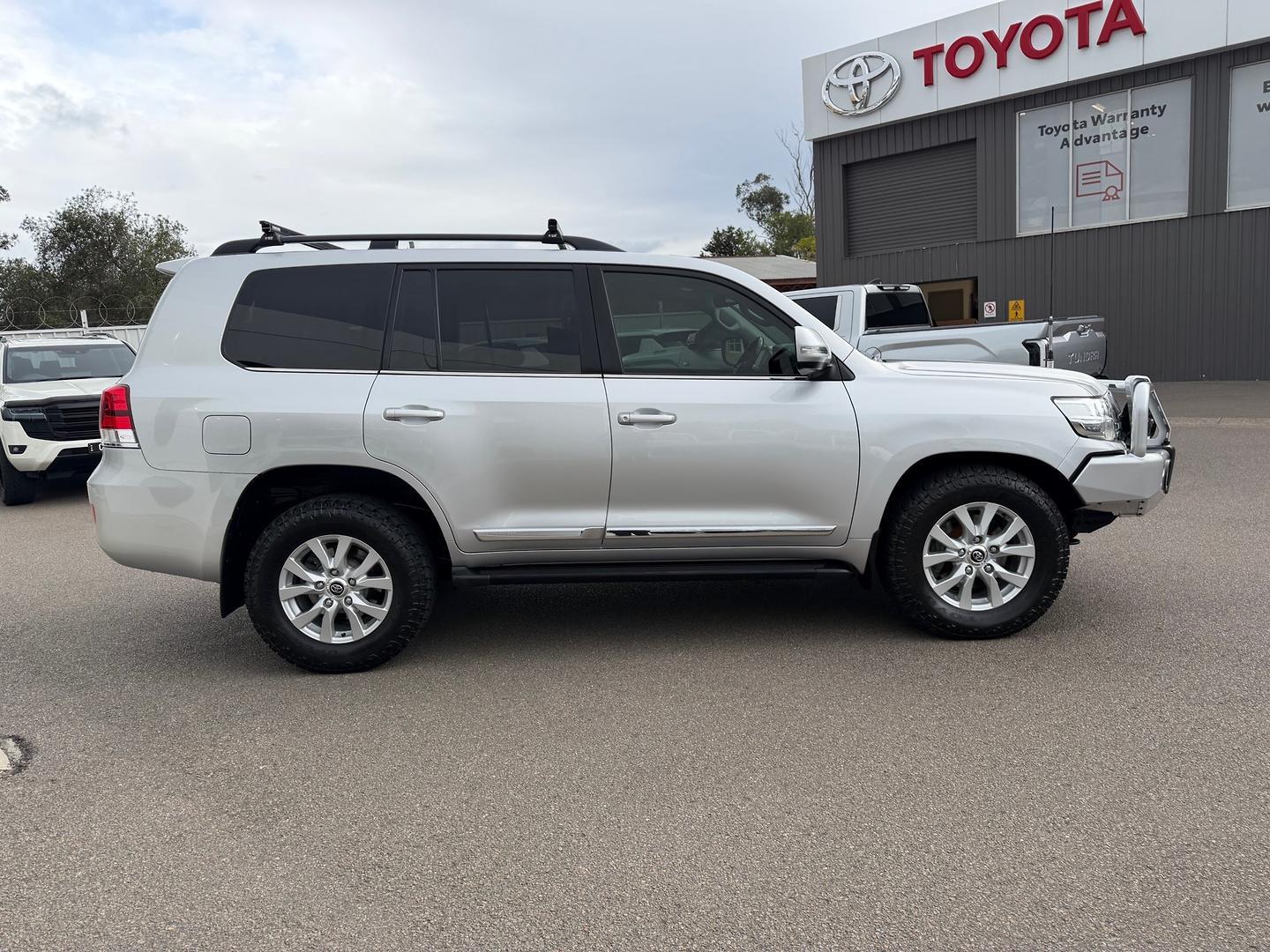 2018 Toyota Landcruiser Sahara in Silver