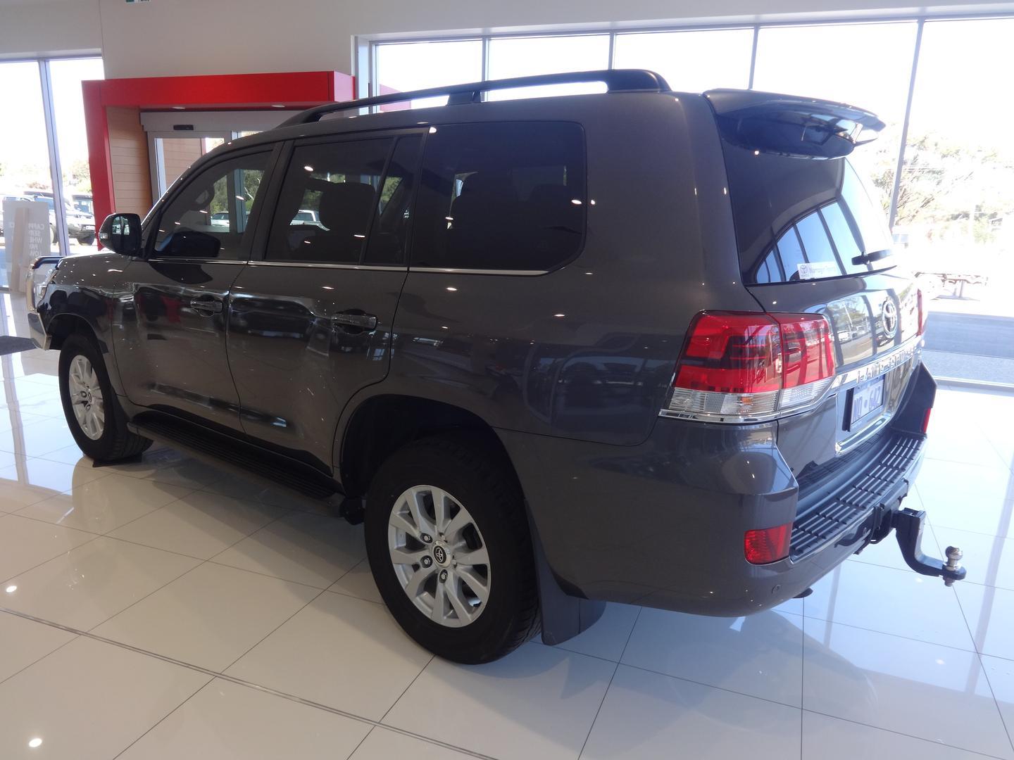 2018 Toyota Landcruiser VX in Silver