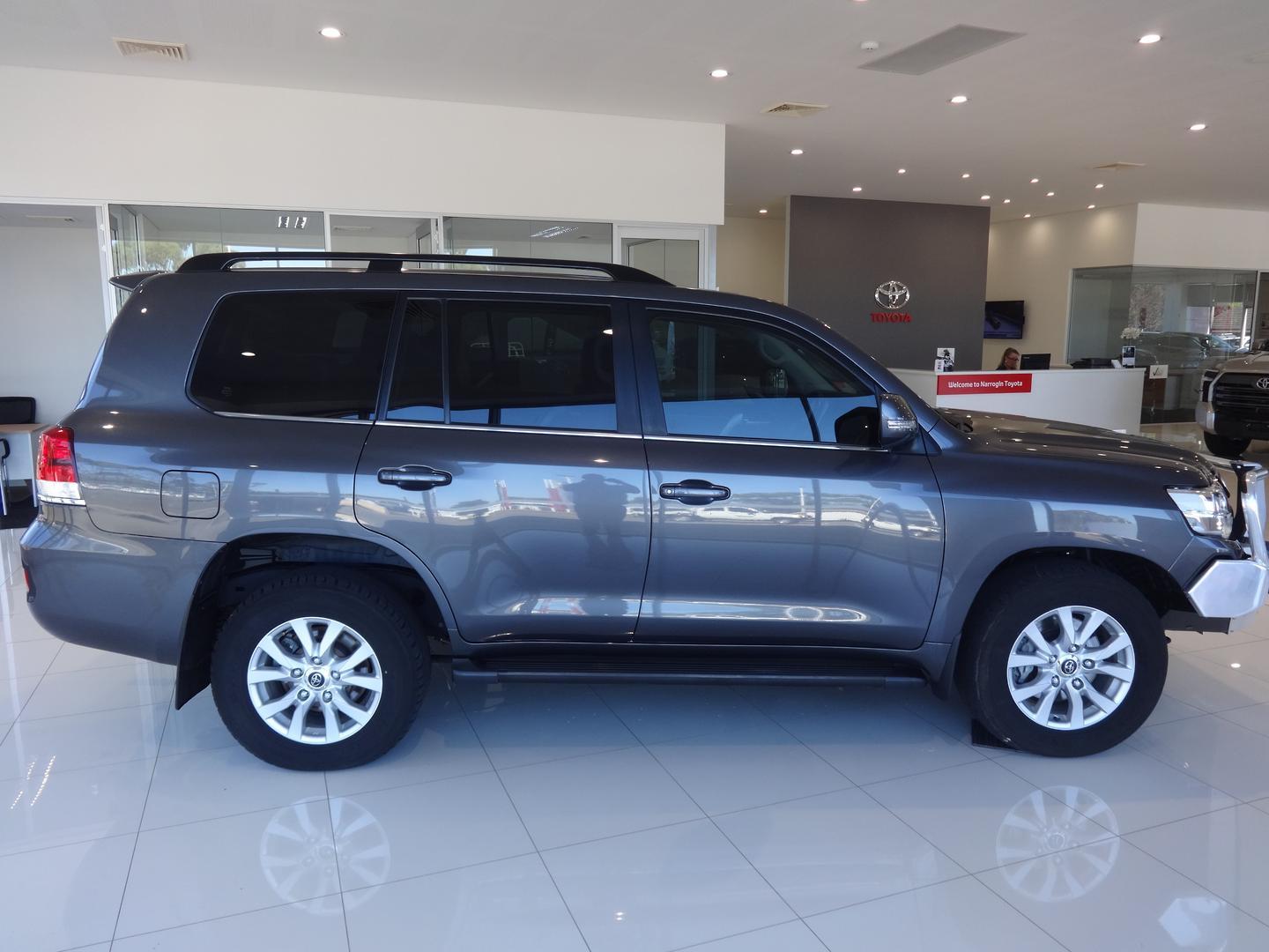 2018 Toyota Landcruiser VX in Silver