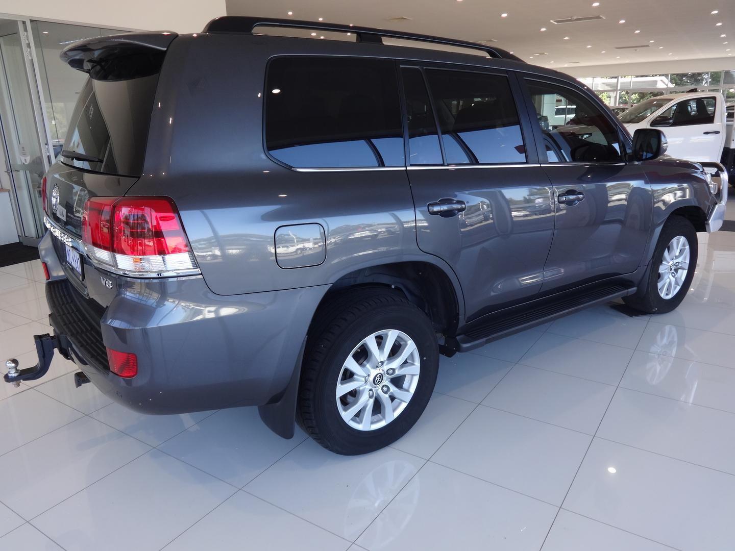 2018 Toyota Landcruiser VX in Silver