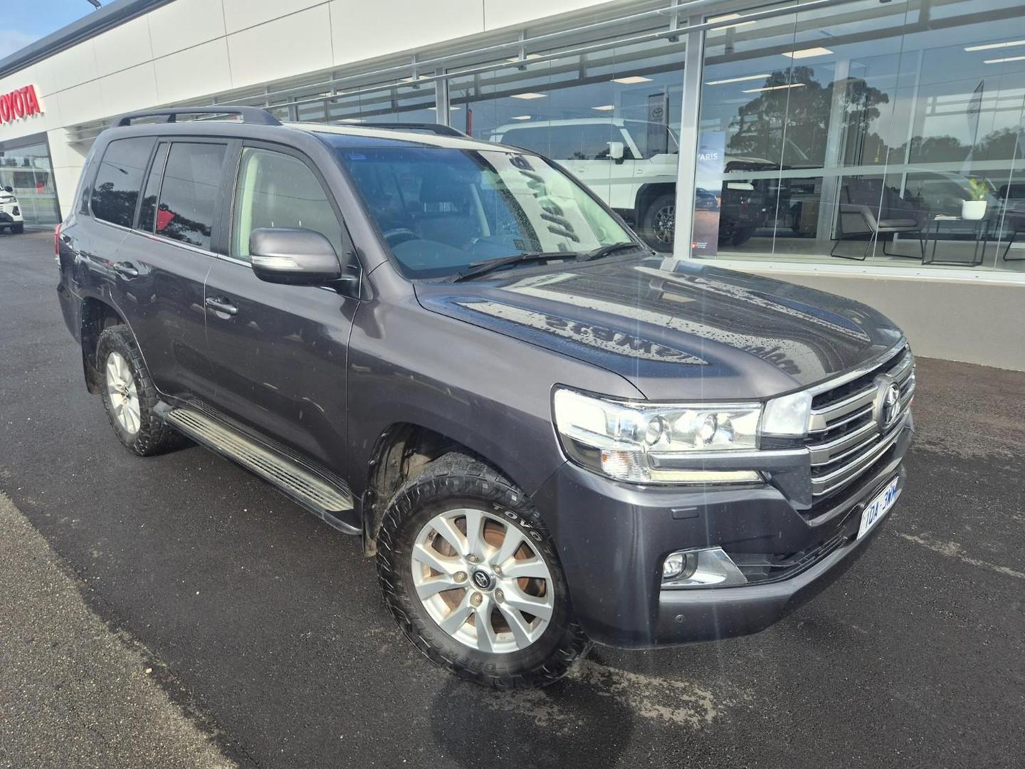 2019 Toyota Landcruiser VX in Silver