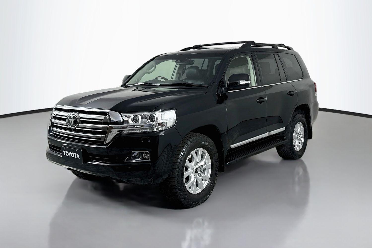 2019 Toyota Landcruiser Sahara in Black