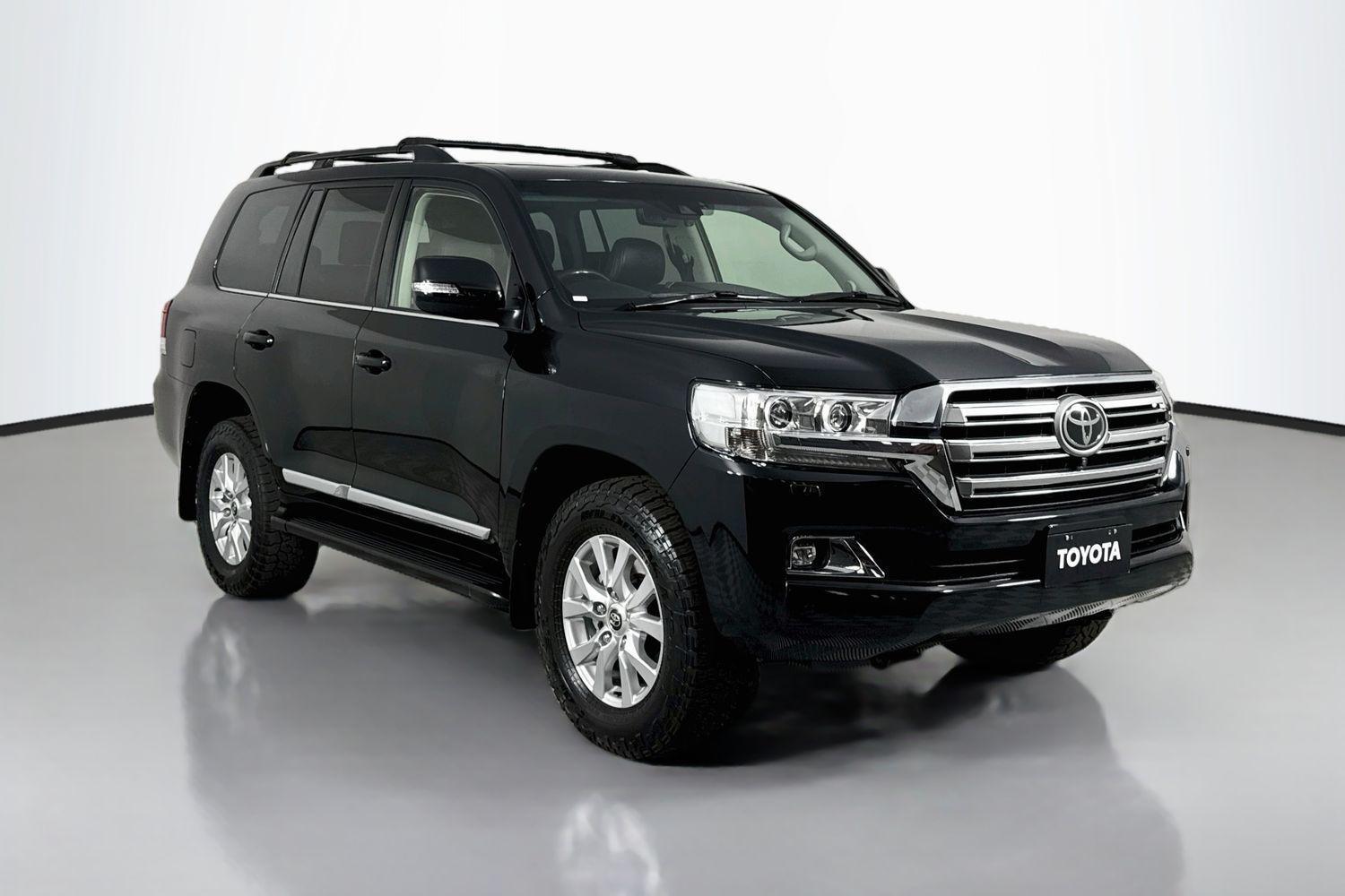 2019 Toyota Landcruiser Sahara in Black