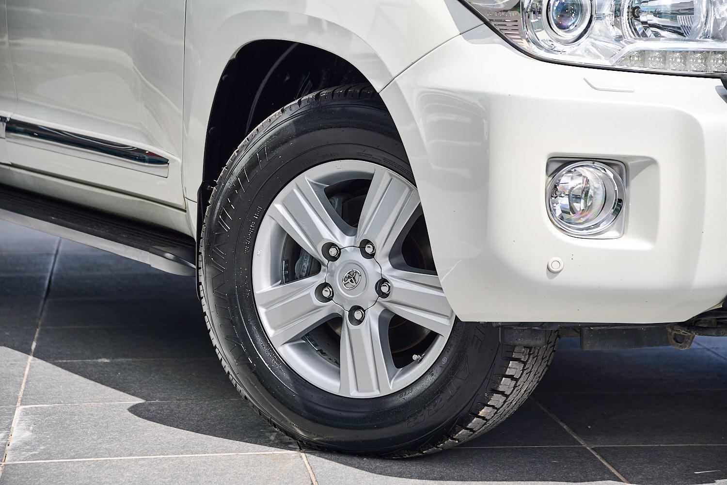 2014 Toyota Landcruiser Sahara in White