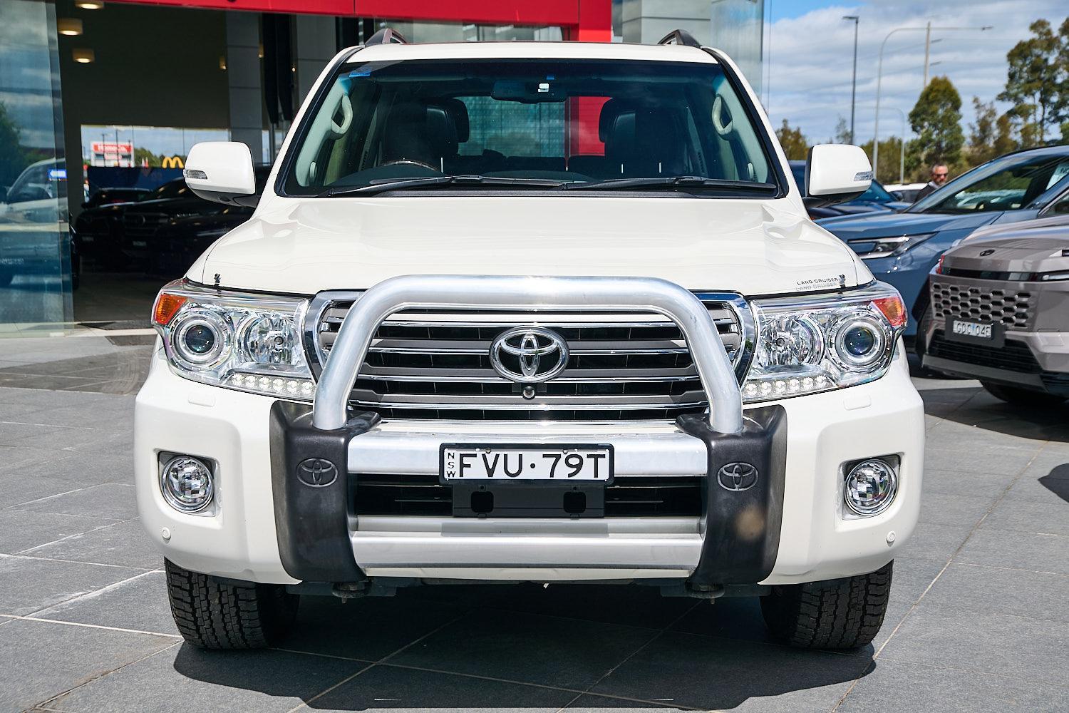 2014 Toyota Landcruiser Sahara in White
