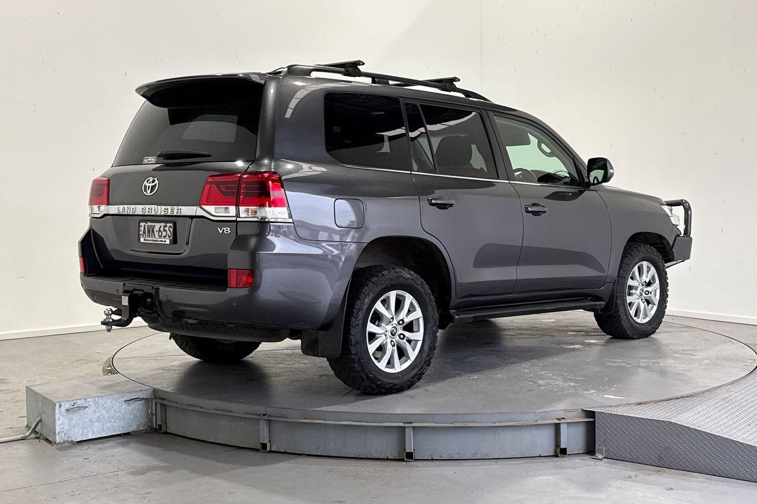 2019 Toyota Landcruiser VX in Silver