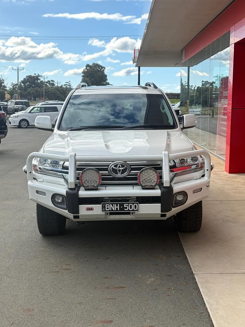 2021 Toyota Landcruiser VX in White
