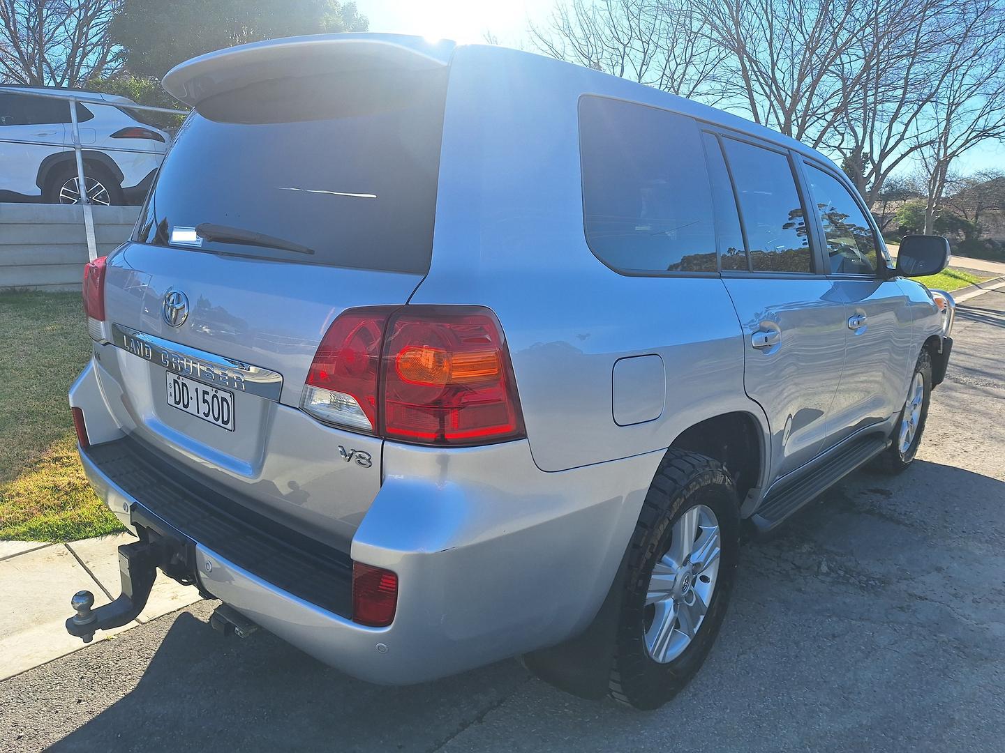 2013 Toyota Landcruiser VX in Silver