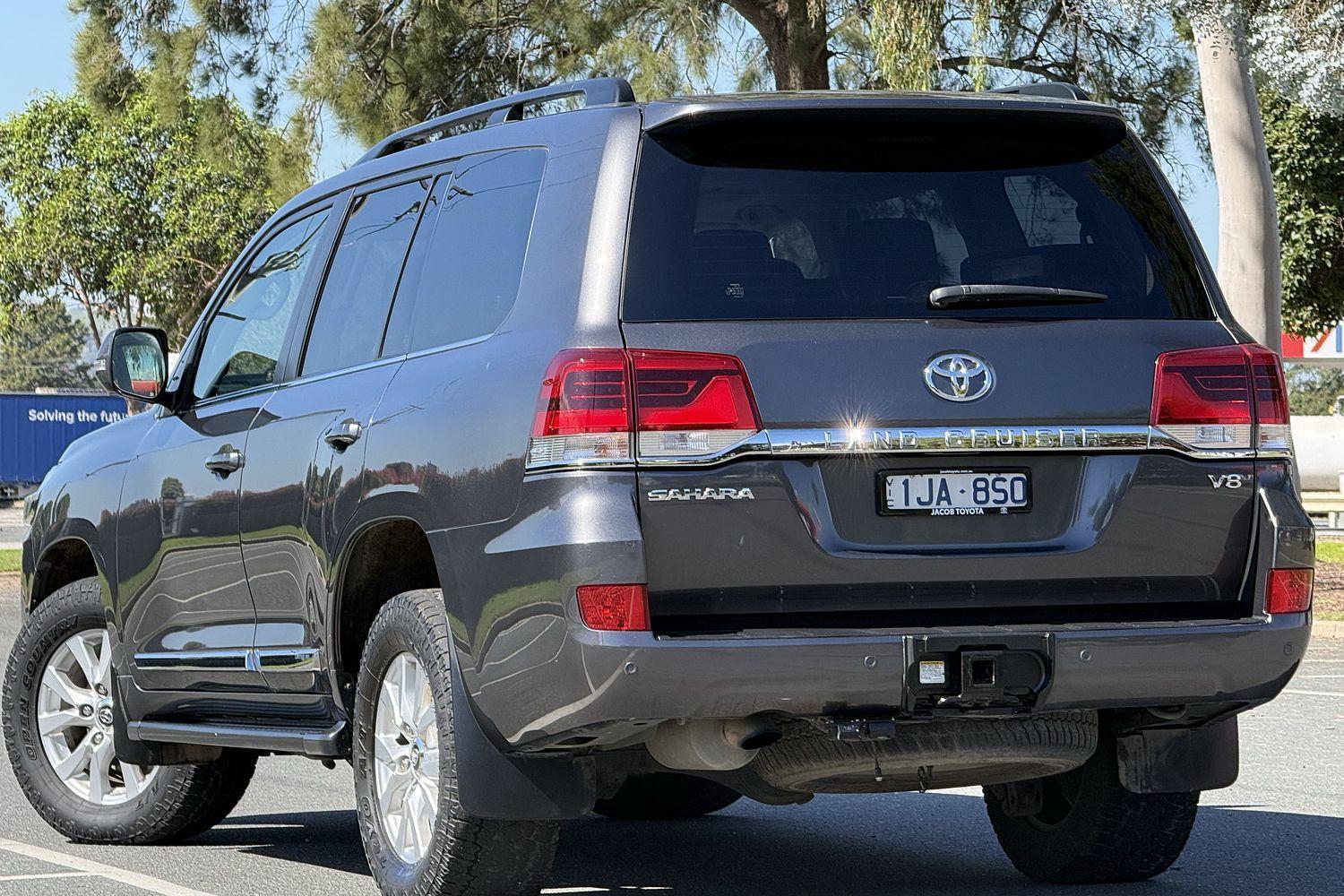 2016 Toyota Landcruiser Sahara in Silver