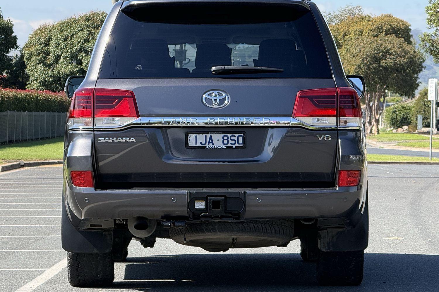 2016 Toyota Landcruiser Sahara in Silver
