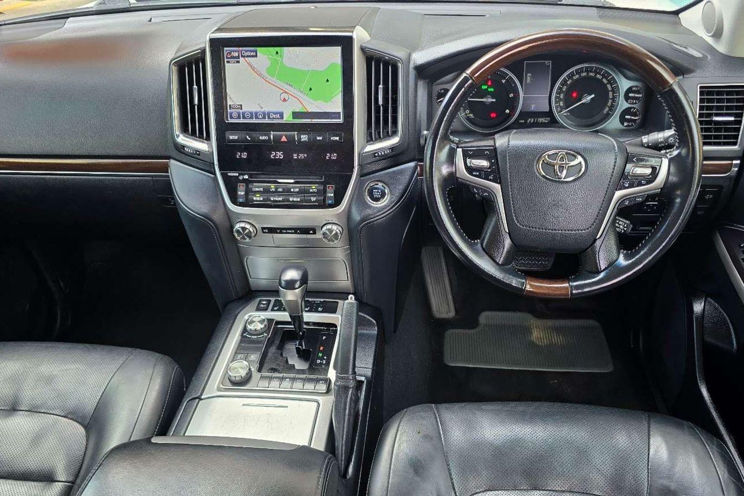 2018 Toyota Landcruiser Sahara in White