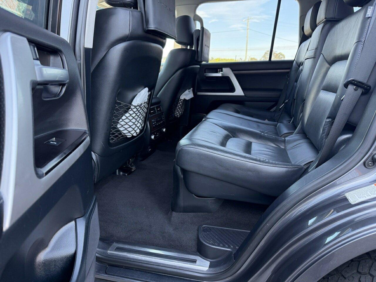 2020 Toyota Landcruiser Sahara in Silver