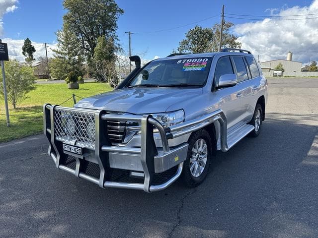 2020 Toyota Landcruiser VX in Silver
