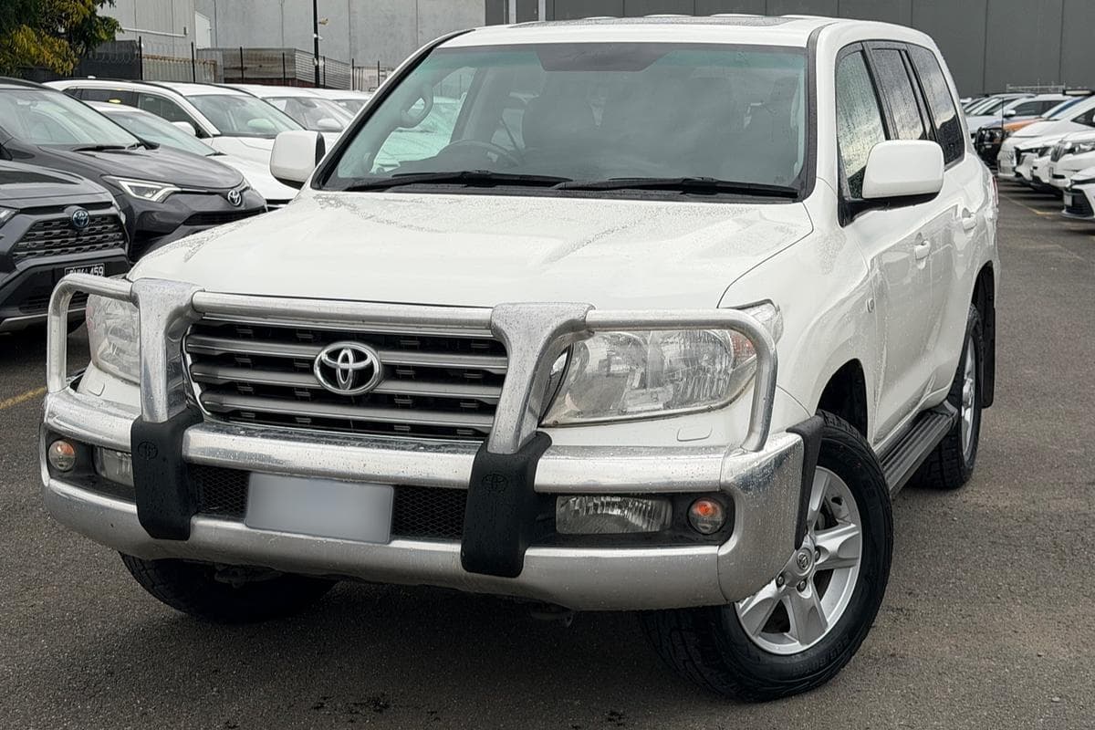 2009 Toyota Landcruiser Sahara in White