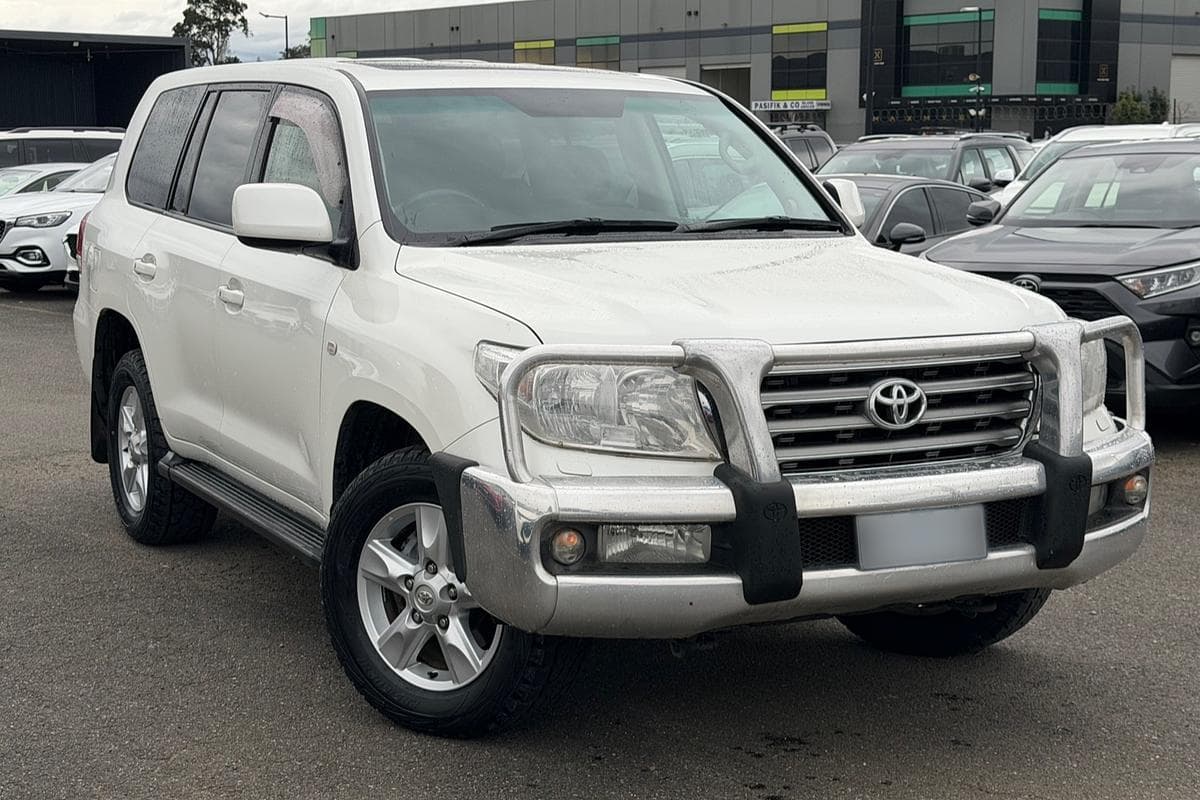 2009 Toyota Landcruiser Sahara in White