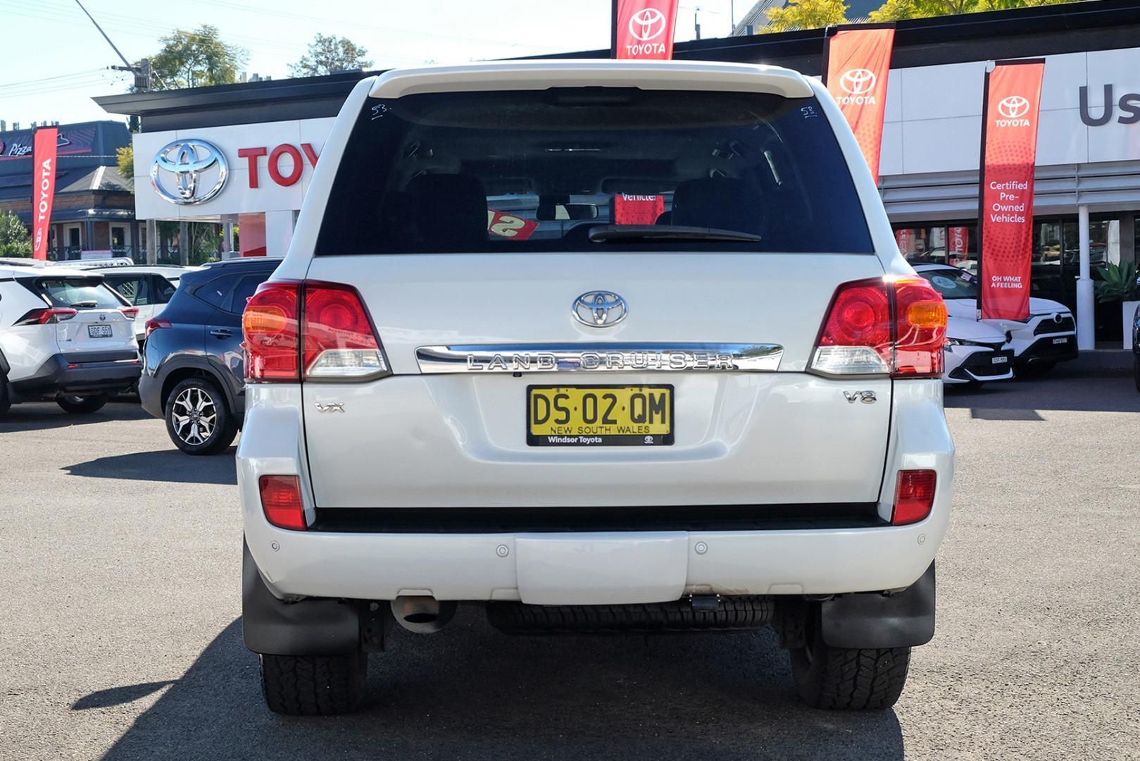 2014 Toyota Landcruiser VX in White