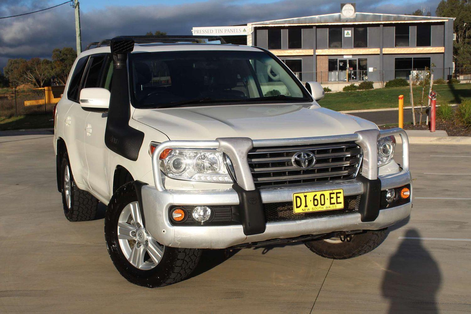 2015 Toyota Landcruiser VX in White