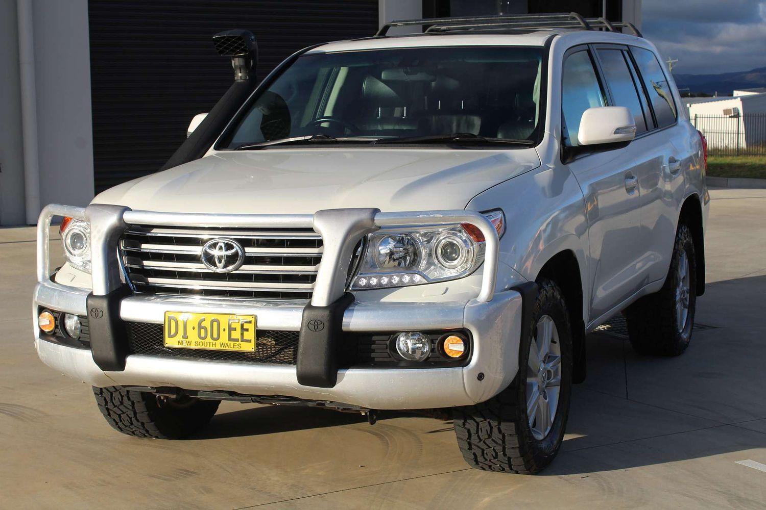 2015 Toyota Landcruiser VX in White