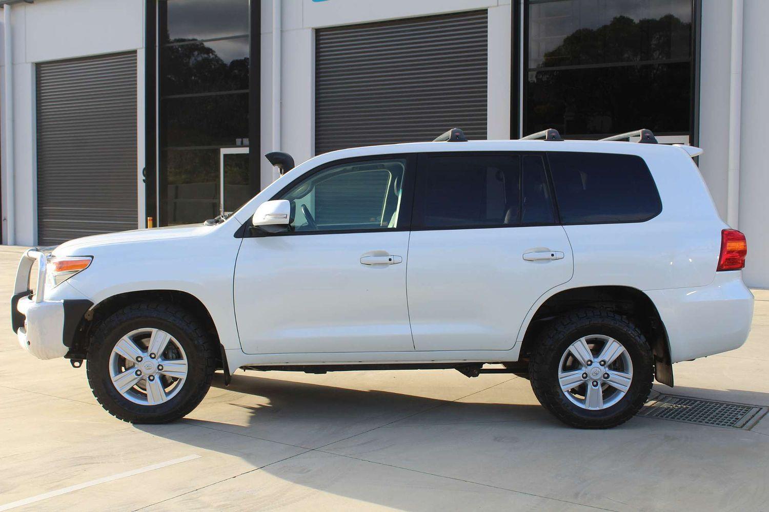 2015 Toyota Landcruiser VX in White