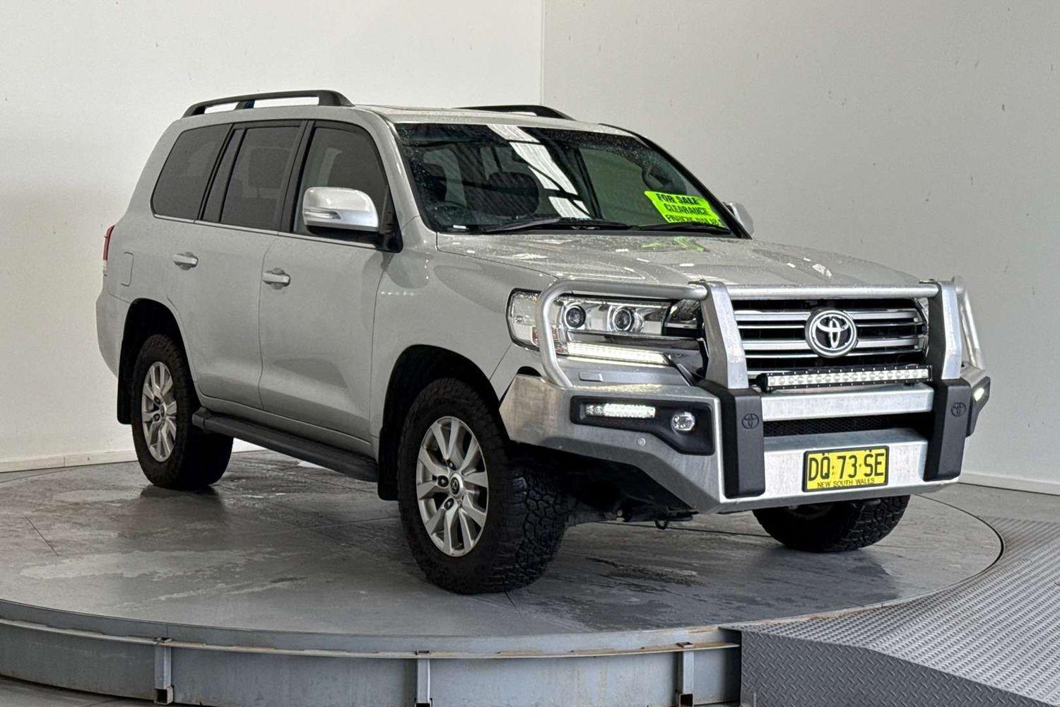 2016 Toyota Landcruiser VX in Silver