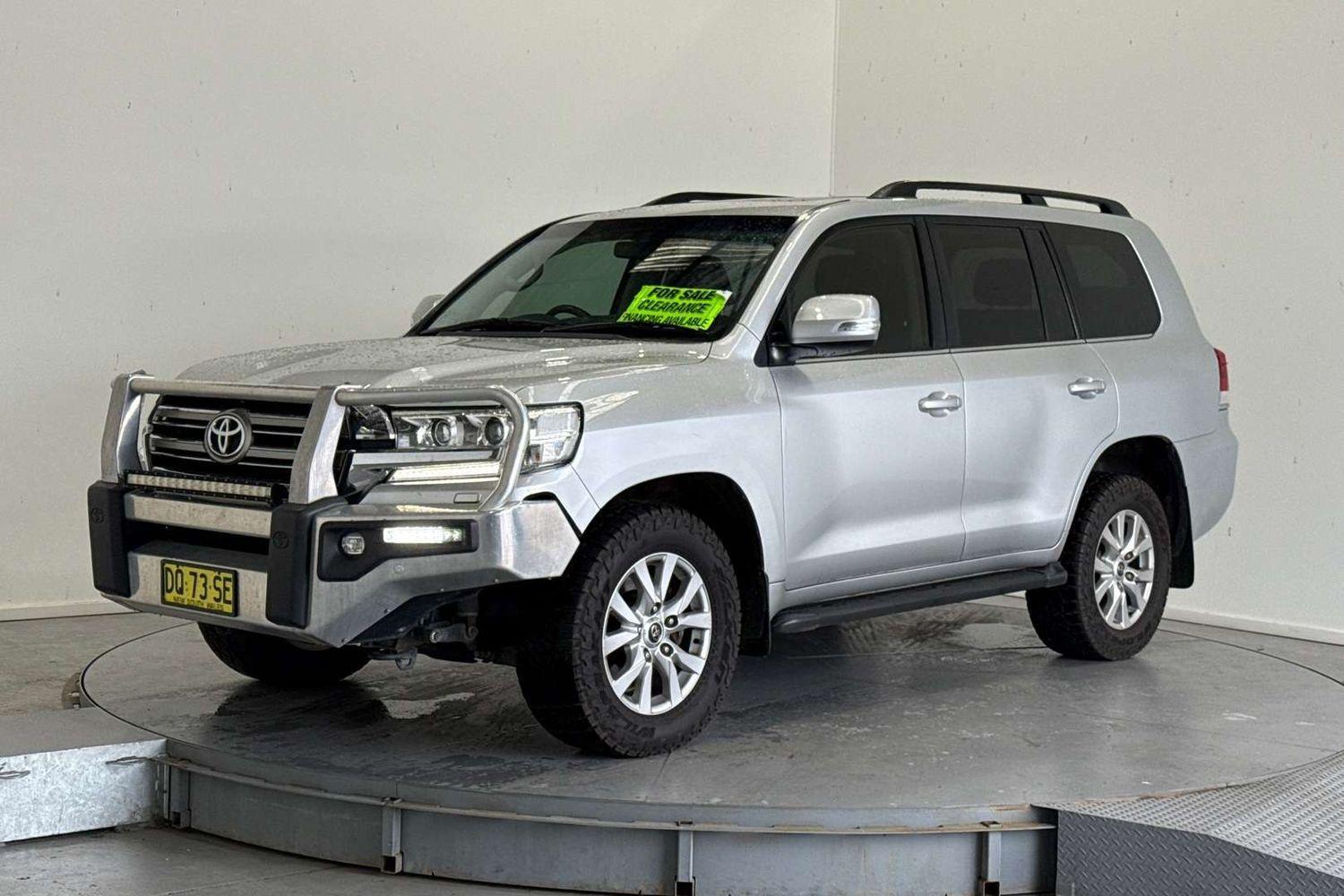 2016 Toyota Landcruiser VX in Silver
