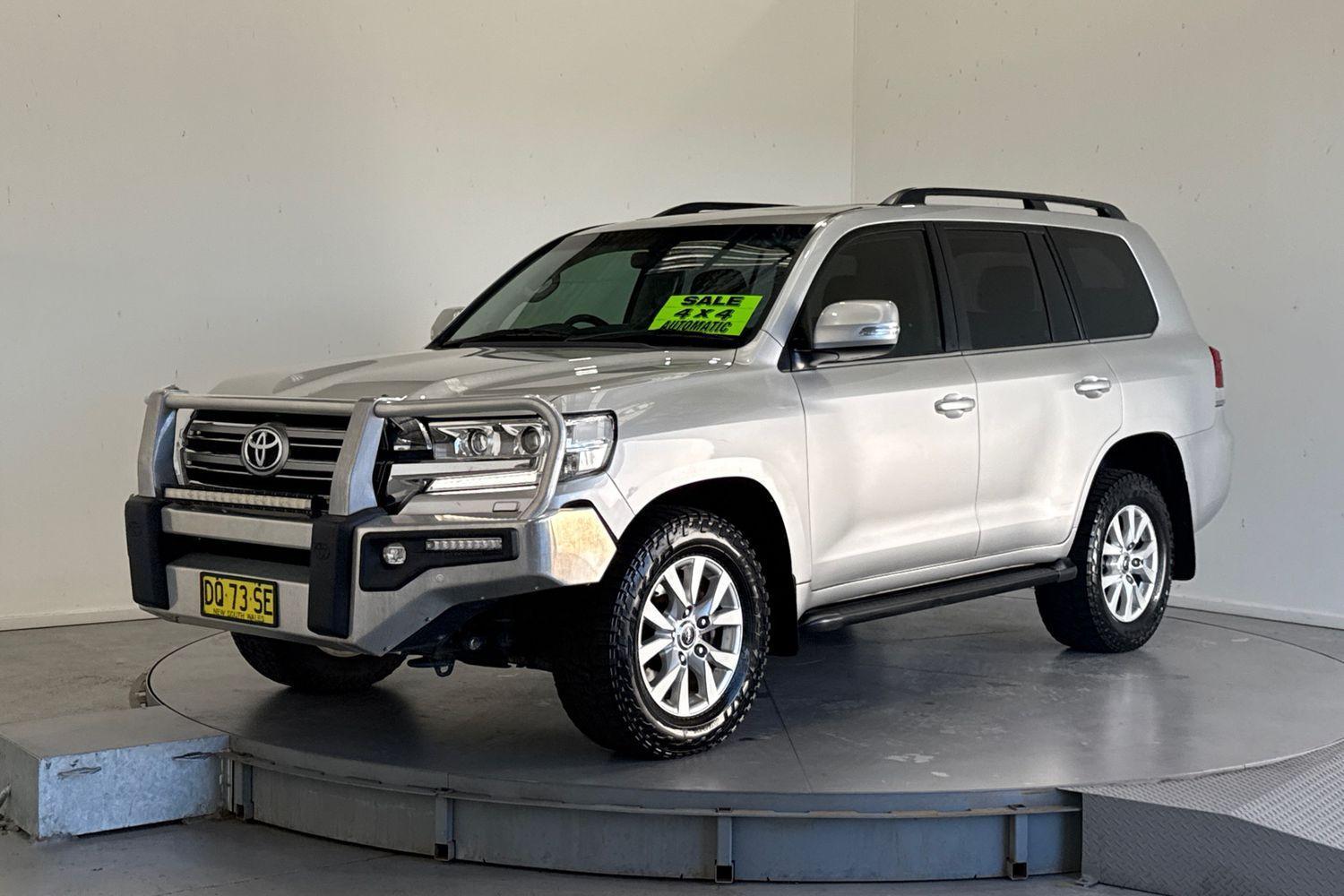 2016 Toyota Landcruiser VX in Silver