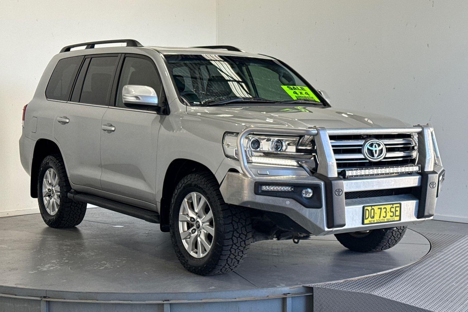 2016 Toyota Landcruiser VX in Silver