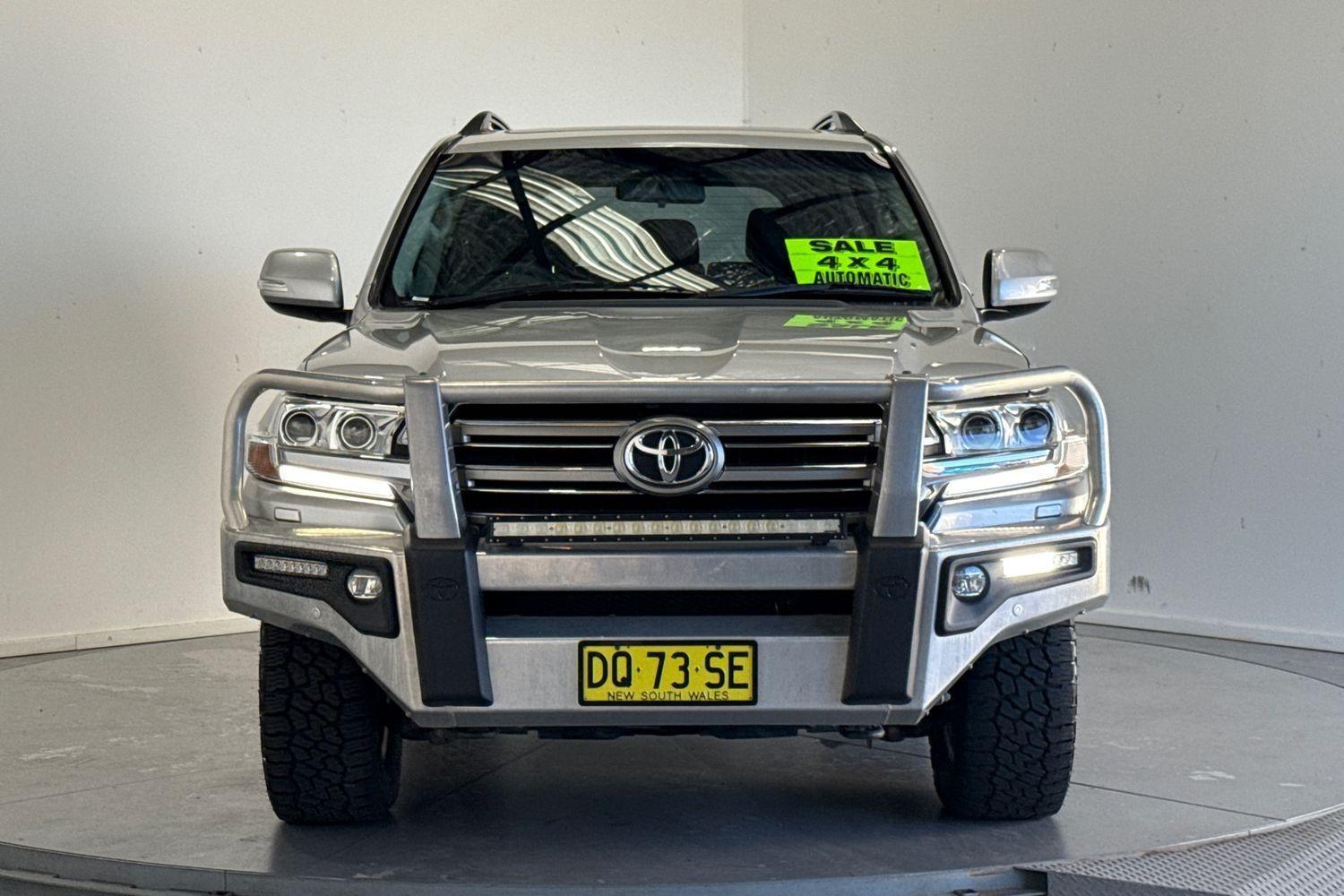 2016 Toyota Landcruiser VX in Silver