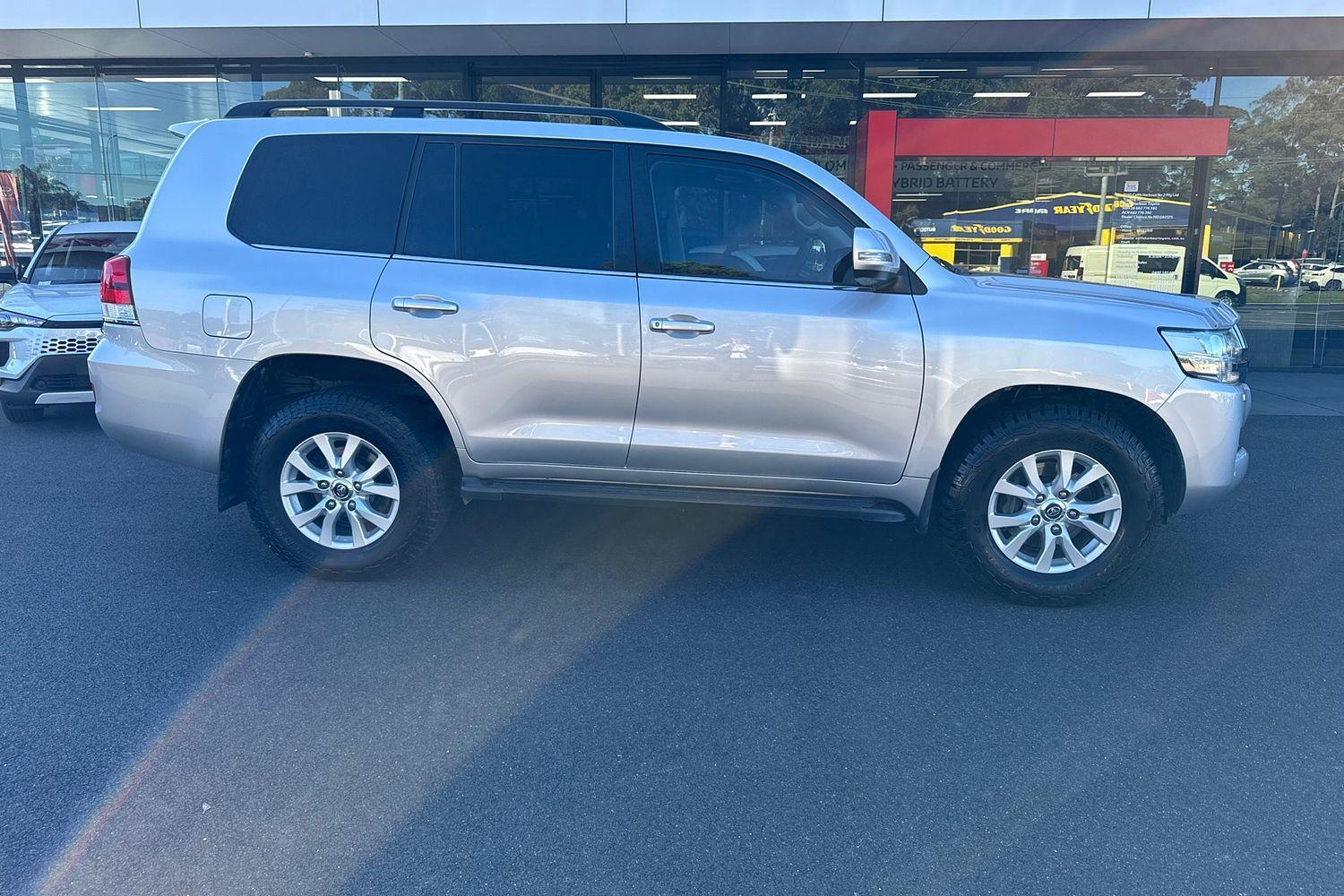 2019 Toyota Landcruiser VX in Silver