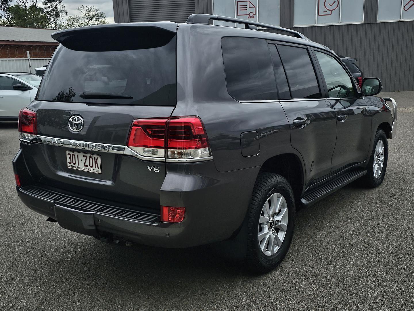 2019 Toyota Landcruiser VX in Silver