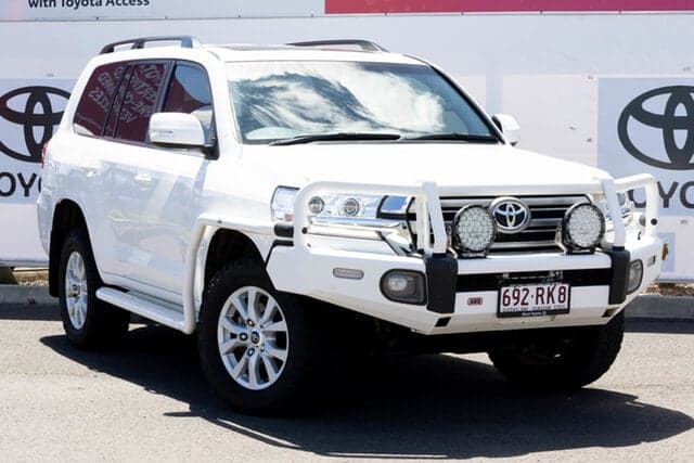2020 Toyota Landcruiser VX in White