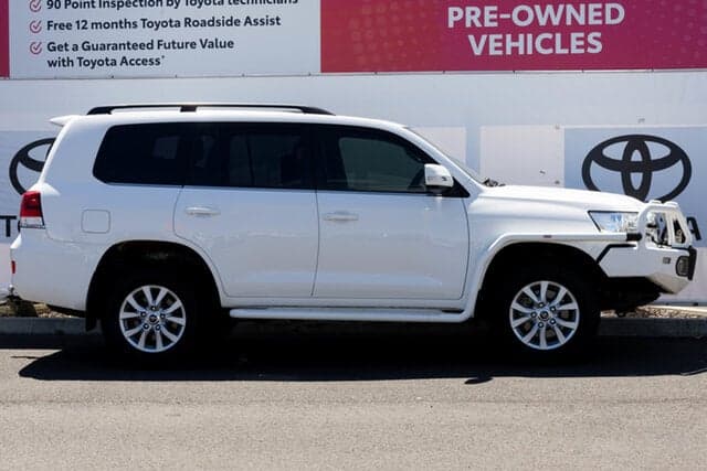 2020 Toyota Landcruiser VX in White