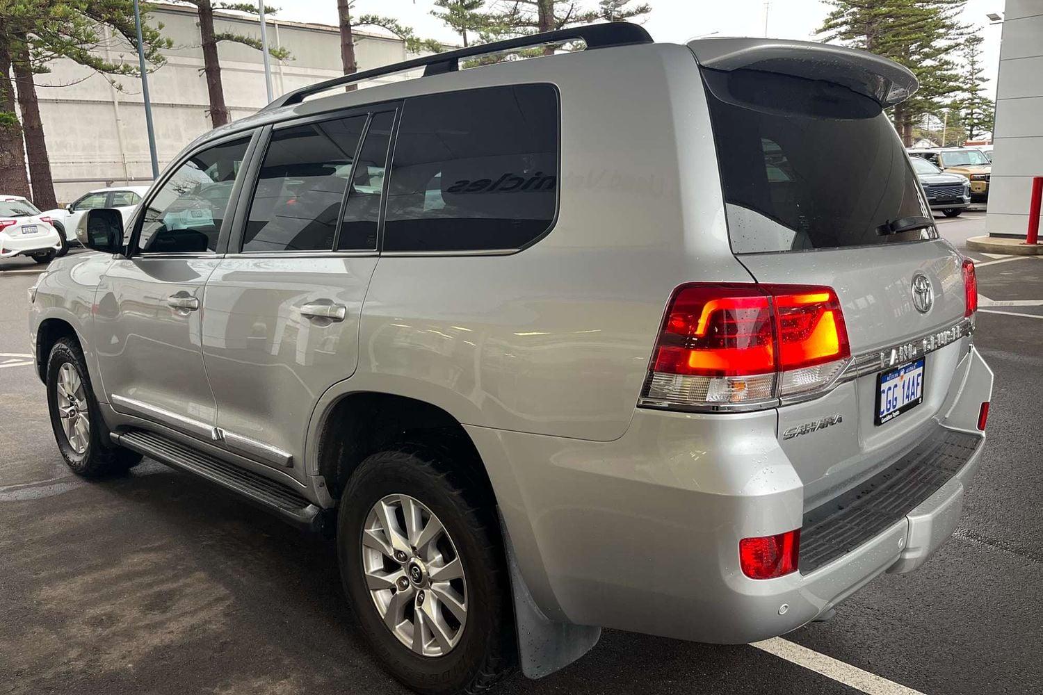 2020 Toyota Landcruiser 200 Sahara in Silver