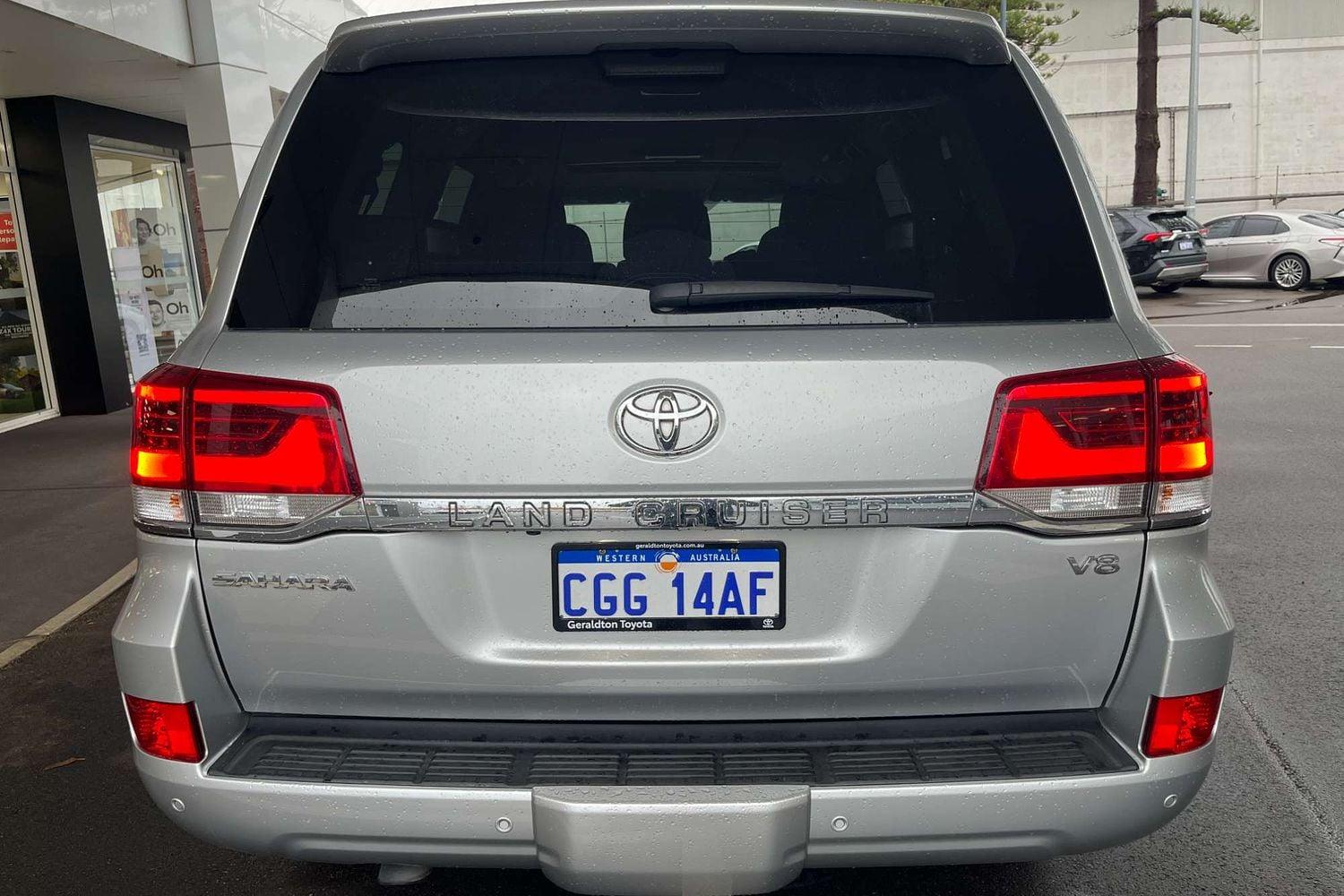 2020 Toyota Landcruiser 200 Sahara in Silver