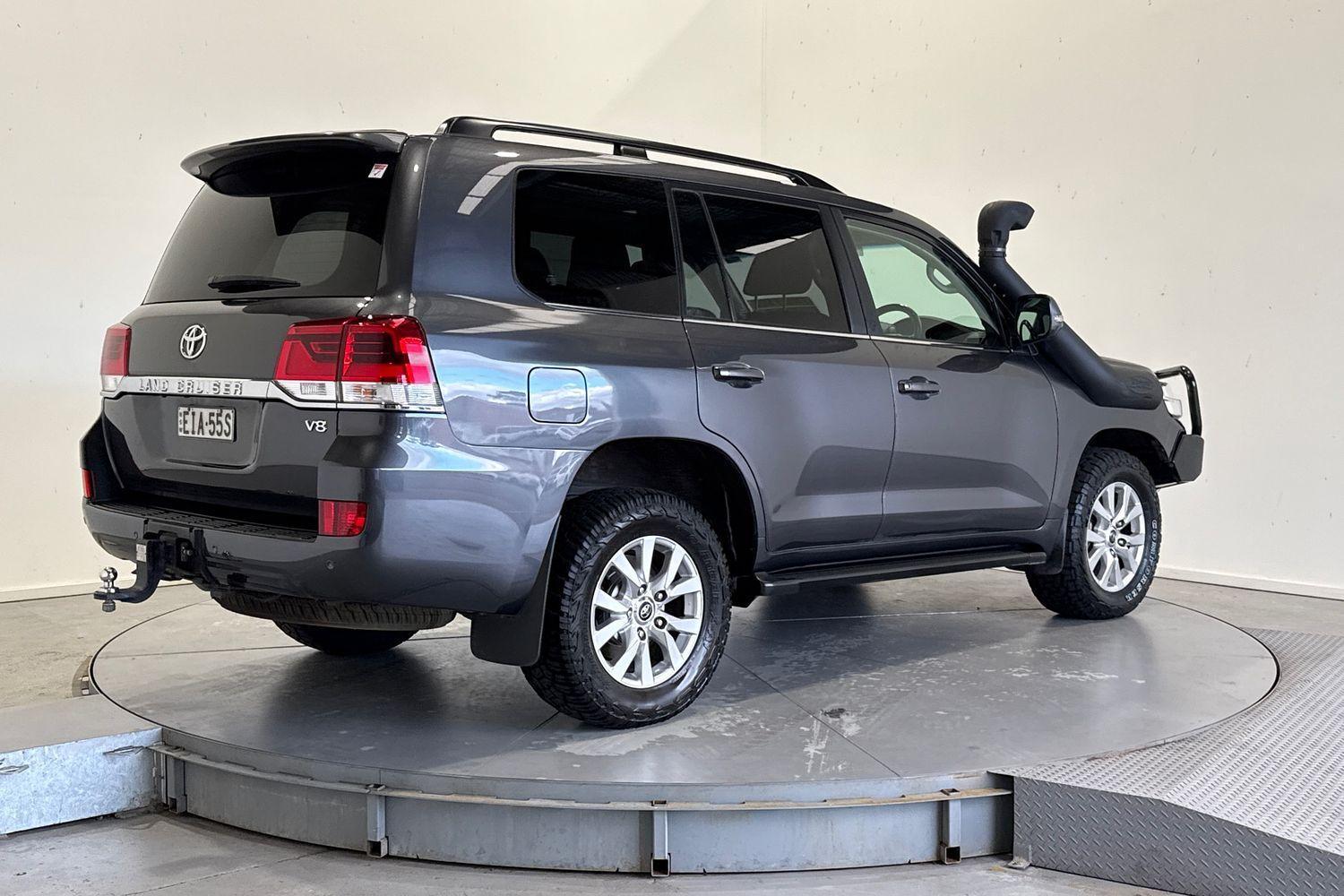 2020 Toyota Landcruiser VX in Silver