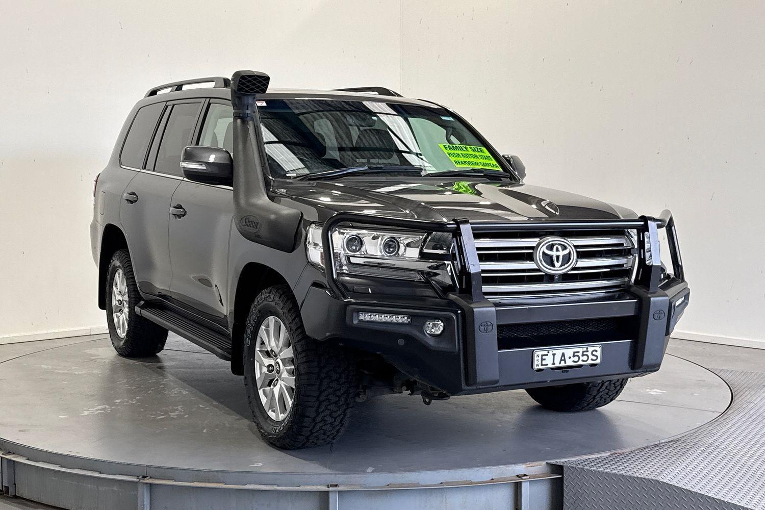 2020 Toyota Landcruiser VX in Silver