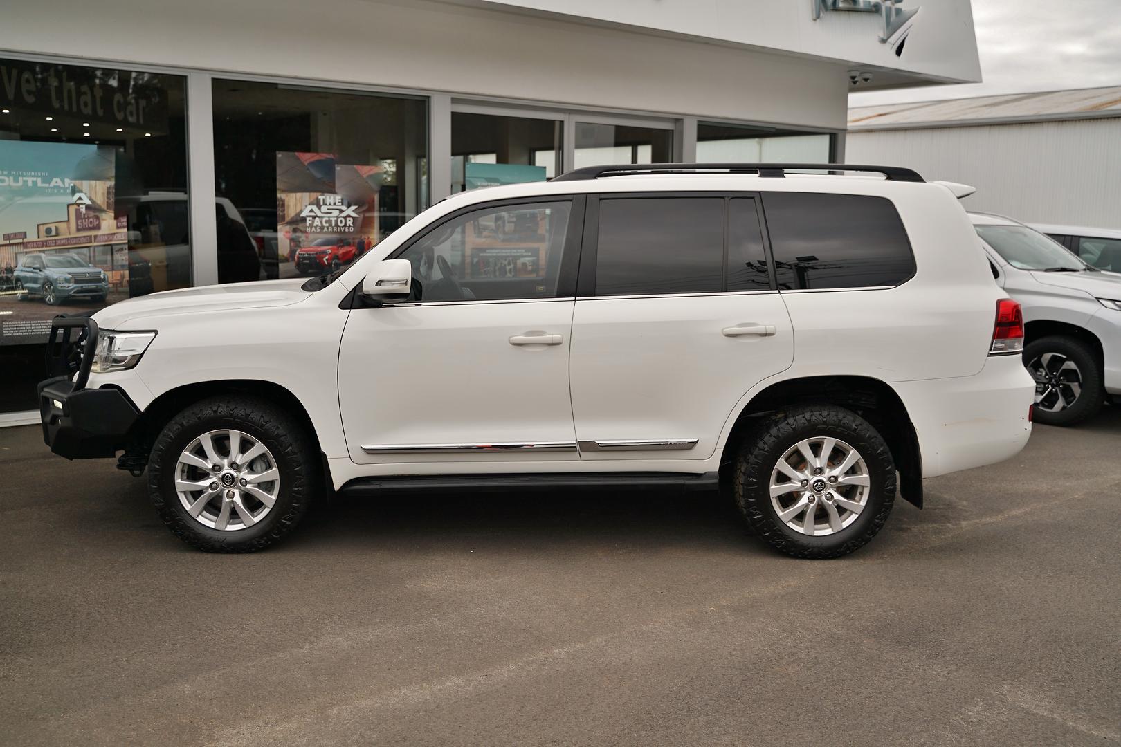 2021 Toyota Landcruiser Sahara in White