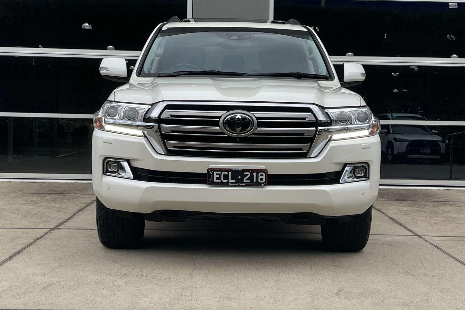 2020 Toyota Landcruiser Sahara in White