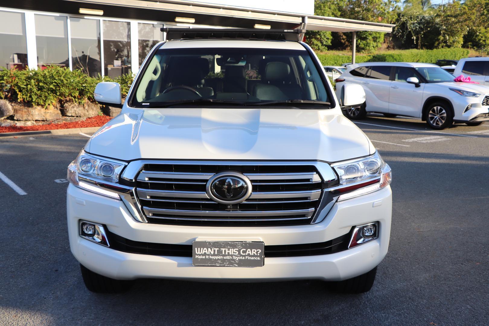 2020 Toyota Landcruiser Sahara in White