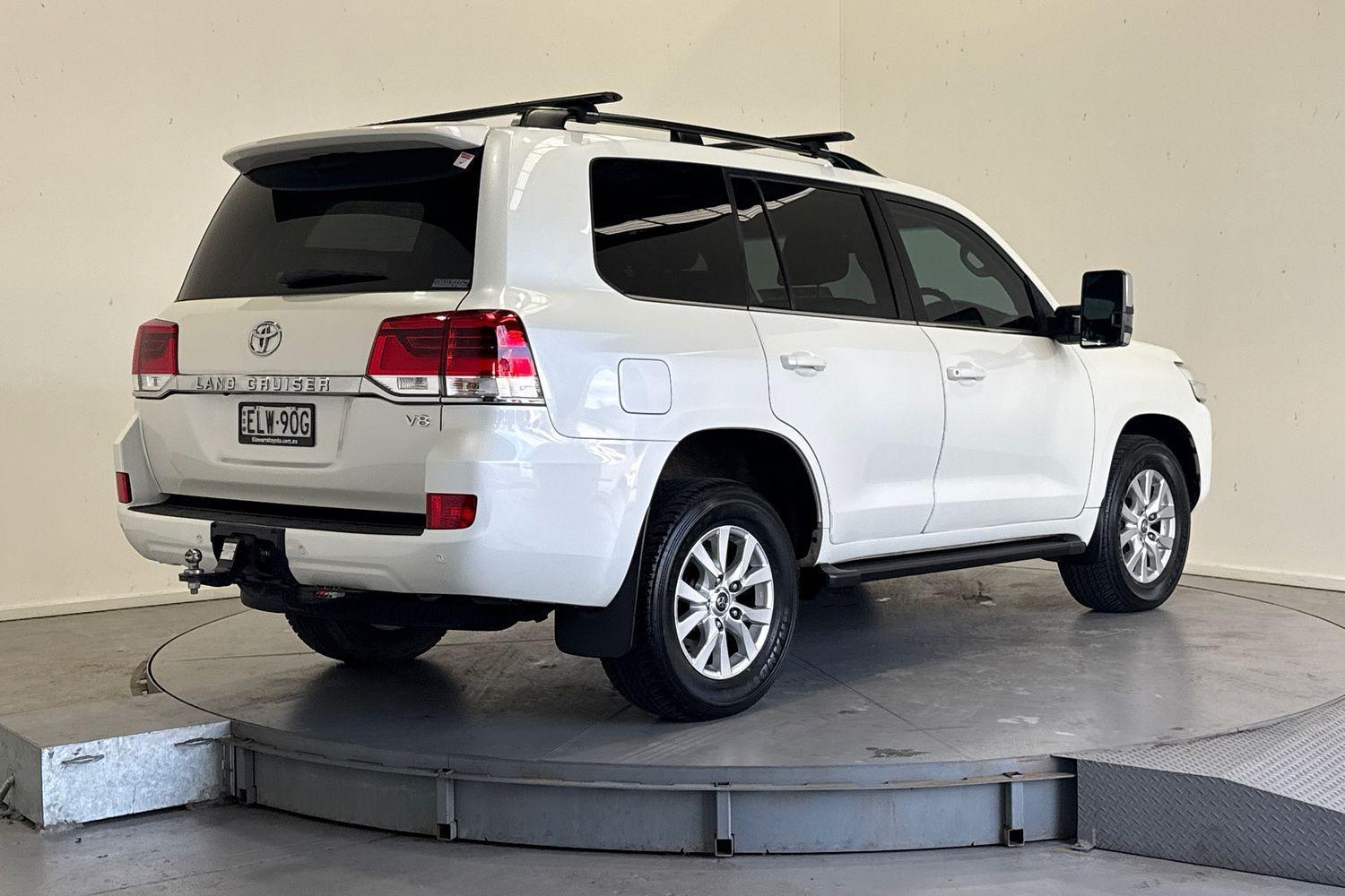 2020 Toyota Landcruiser VX in White