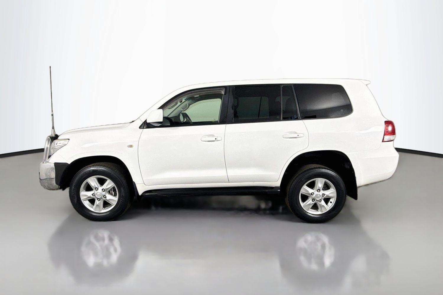 2009 Toyota Landcruiser VX in White
