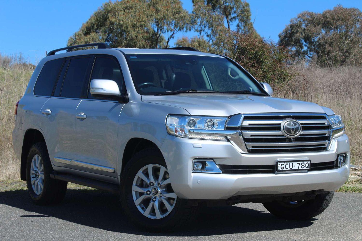 2017 Toyota Landcruiser Sahara in Silver