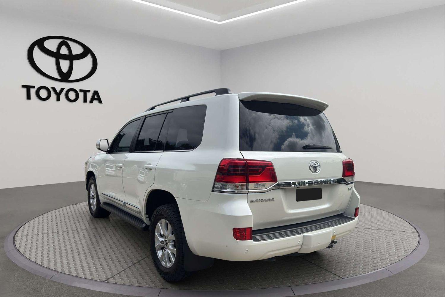 2019 Toyota Landcruiser Sahara in White